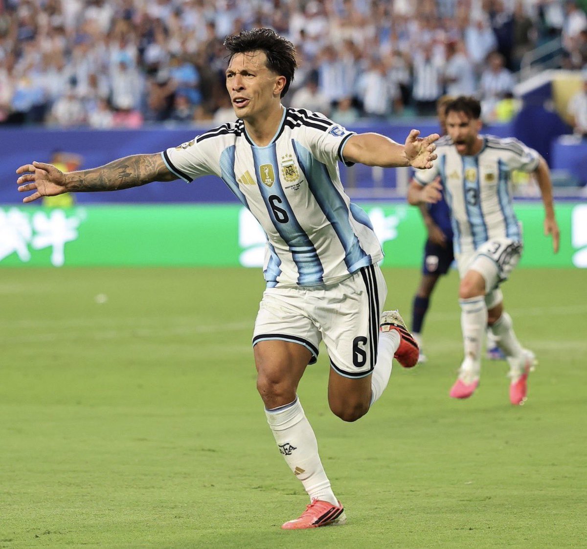Utdtruthful's tweet photo. 🚨 Lisandro Martinez’s FIRST-EVER World Cup goal and also his second International goal for Argentina ❤️🇦🇷 https://t.co/3zd34xzbX8