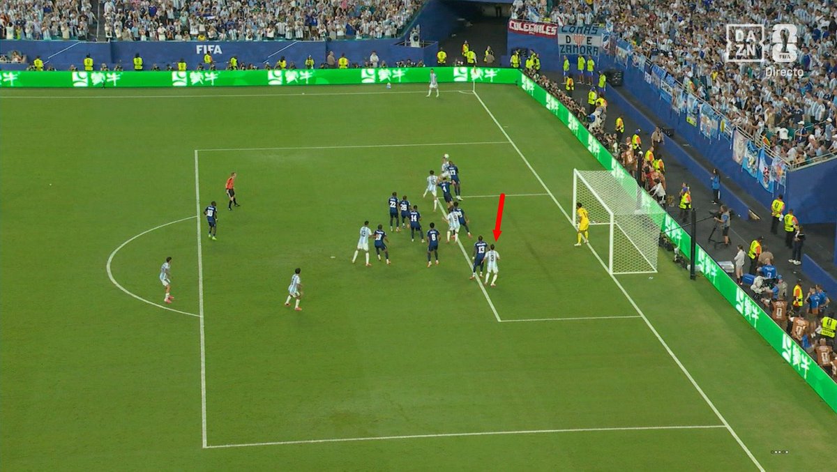 Biggnewton's tweet photo. WTF did VAR show us 😭😭 https://t.co/bFGwUU84of