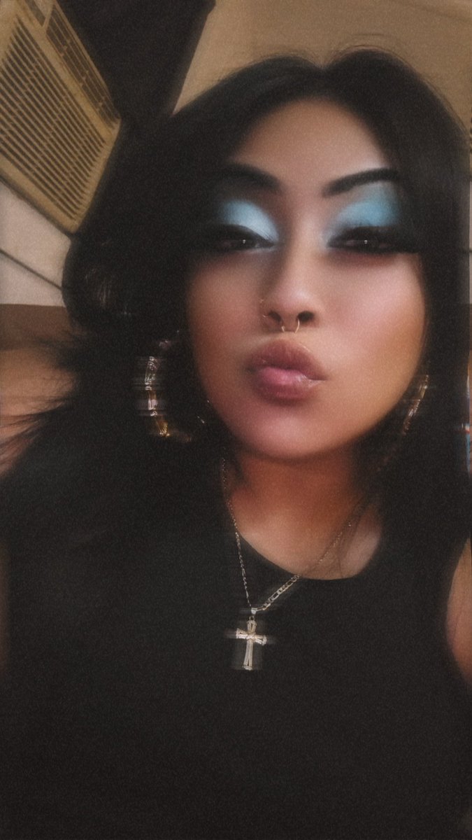 xXShmokenQueenX's tweet photo. 👑🖤 https://t.co/BBFbJ5DwMJ