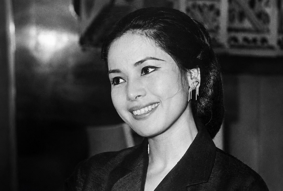 from_newyork's tweet photo. デヴィ夫人が言った言葉があります。

「男性が浮気を隠してる間は、あなたの事を愛してるから放っておけばいい。
堂々と浮気をするようになったら終わり。あなたの事を愛してないから。」

この言葉を読み解くと、 https://t.co/jQjJlH48Gs