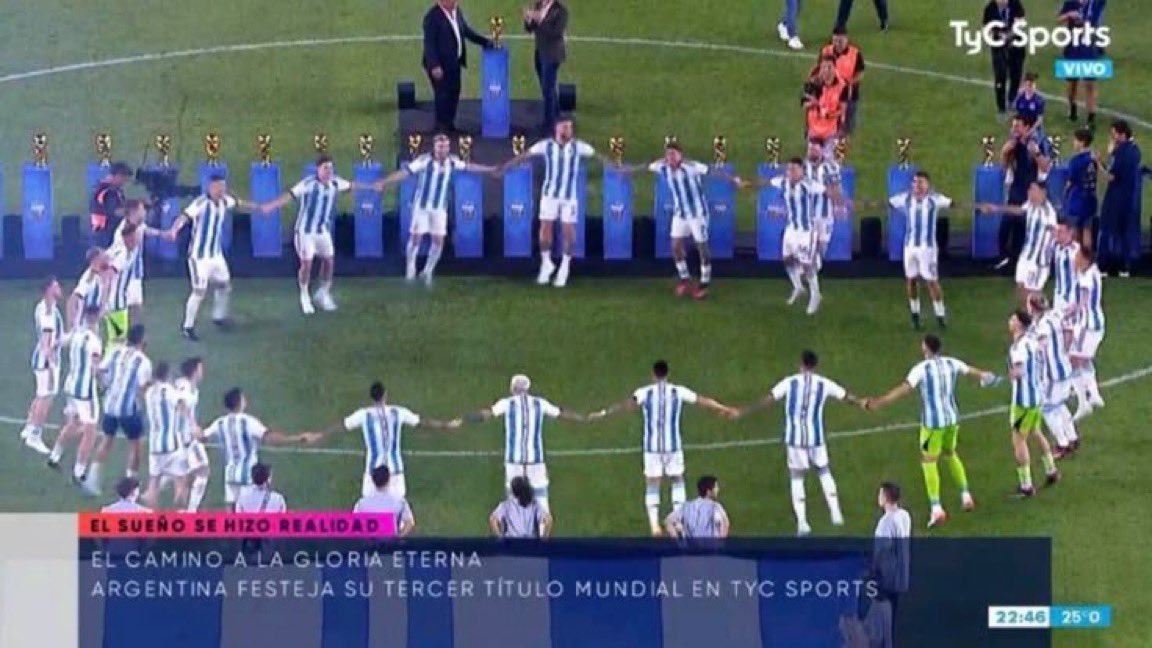 darxmaldo_'s tweet photo. CÍRCULO DE INVOCACIÓN PARA
         
                    🕯      🕯
           🕯                       🕯
                     TERCER 
       🕯         GOL DE         🕯 
                 ARGENTINA
           🕯       🇦🇷🇦🇷      🕯
                   🕯         🕯 https://t.co/4L0bGyWsW9