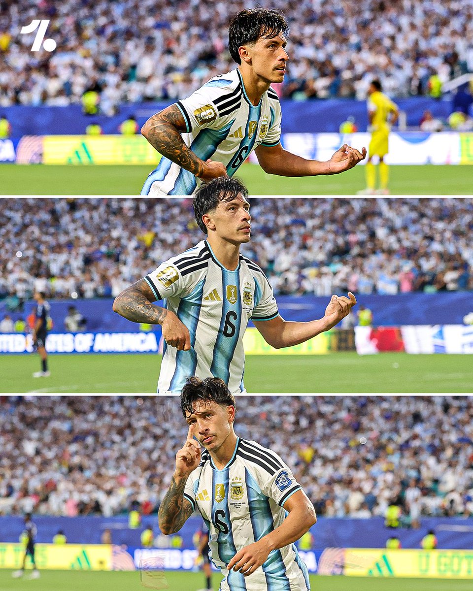 OneFootball's tweet photo. Lisandro Martínez brings the vibes 😎🇦🇷 https://t.co/PDLE37l0OC