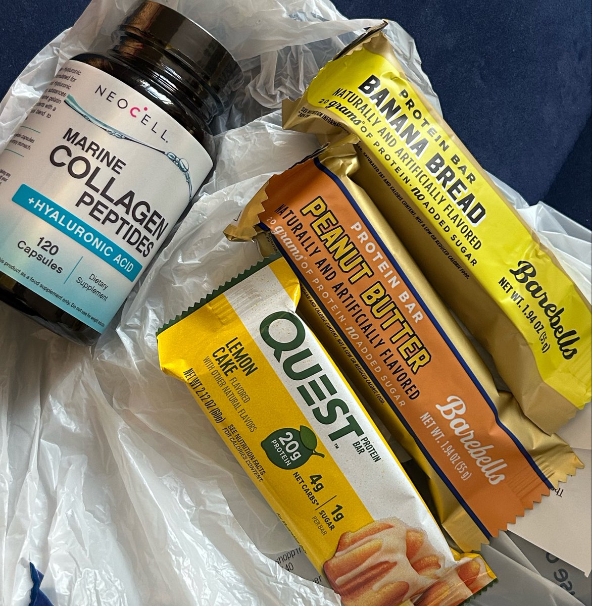 brwonbunnie's tweet photo. #whatigot at the vitamin store https://t.co/lvuTiWb035