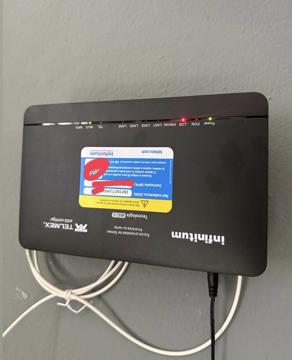 LaloMartin_'s tweet photo. Son 3 de la tarde y desde ayer jueves 11 de la noche no tengo internet, telmex @Telmex  @infinitum  @TELMEXSoluciona https://t.co/6DXFPU6qnO