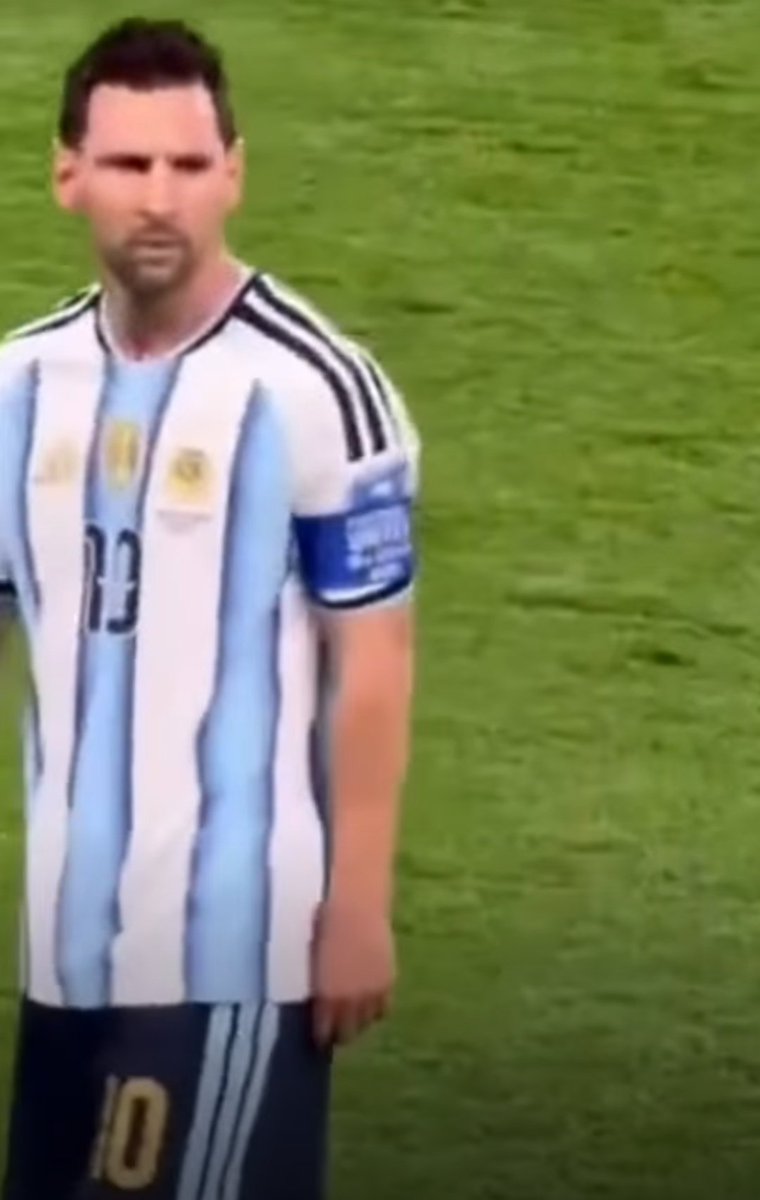 LahijadeLaura's tweet photo. A Lionel Messi .... Se le borró la sonrisa 🤣 cuando lo empataron los de Cabo verde #fifa #civ https://t.co/sElI504dcC