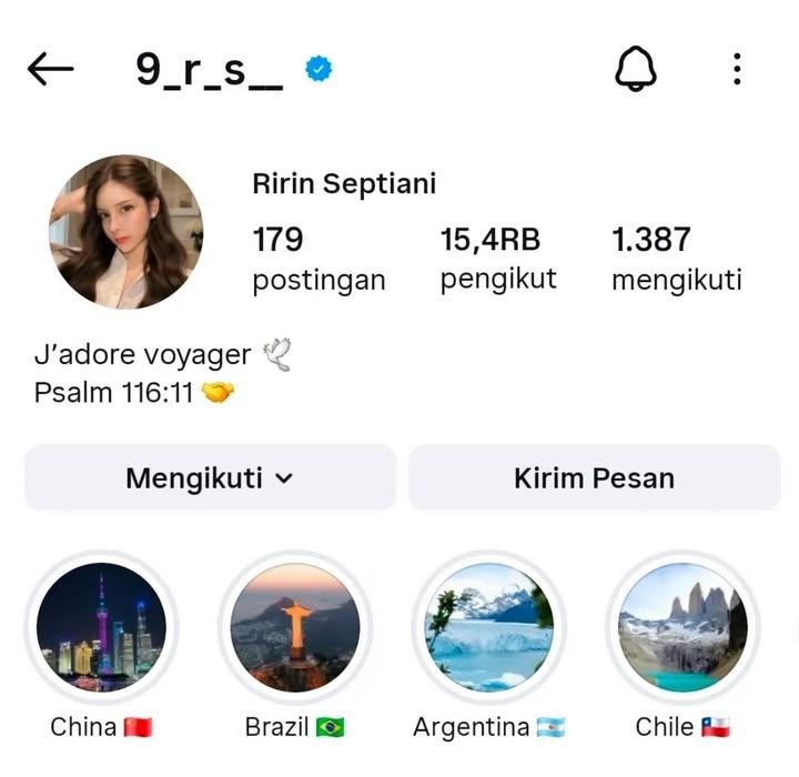 Tangankanancuan's tweet photo. Sarah GIBSON nge Spill  Pelakor Suaminya di IG.
💔💔💔
PELAKORNYA KELAS KAKAP
🧐🧐🧐
Suaminya nih apa ga inget ya perjuangan nya istrinya buat dapetin anak?
kalo ga salah inget tiap malem perut sargib harus di Sunt!k atau apa ya ,pernah liat story nya pas hamil 
Bner” perjuangan banget ..
Syukuran 4 bulanan aja perasaan si suami sampe nangis,
Eeealaahhh kok skrng bginii

Emg jin dasim nih udh kayak dubai chewy ya
Adaa dimanaa manaaaa

Yg sabarr ya Calaaaa ,Allah ga tidur🥹🥹