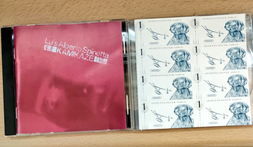 kiyotakakomori's tweet photo. 先月ルー・ガルーのRomantic氏に勧められ知ったアルゼンチンのLuis Alberto Spinetta。

たまたまユニオンでアルバムを2枚発見し購入。

入手したのは
「Kamikaze」（1982）
「Silver Sorgo」 （2001）

両方かなり好きな感じ、かつブラジル音楽とも何かが違い、聴いたことない感触。 https://t.co/GLgtyD4Cf4