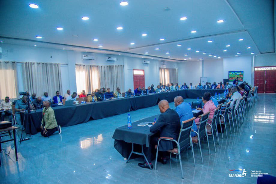 Idriskomajunior's tweet photo. #Transco_News
Séminaire de Renforcement des Capacités des chefs de service et leurs adjoints pour le redressement de TRANSCO 🌐
 La conscience professionnelle au cœur de la transformation et du redressement de Transco 🇨🇩🛜

 @bembajp @SuminwaJudith @CKilubu @Presidence_RDC https://t.co/2SbpNyYlsH