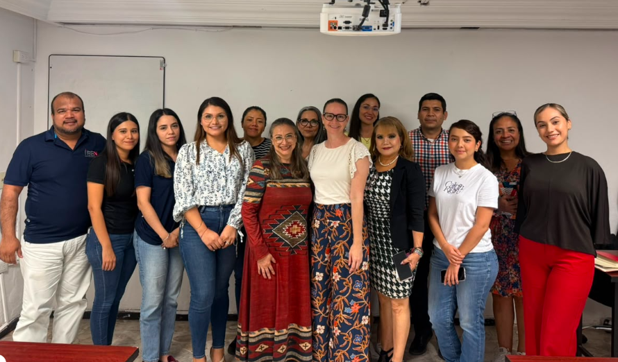 IEENayarit's tweet photo. 📖Seguimos fortaleciendo una cultura institucional basada en la igualdad, el respeto y la no discriminación.

Personal del Instituto participó en la capacitación "Lenguaje Incluyente y No Sexista", impartida por la Mtra. Sandra Verónica Pérez Ramos.

 #LenguajeIncluyente https://t.co/RvMLVLr9W3
