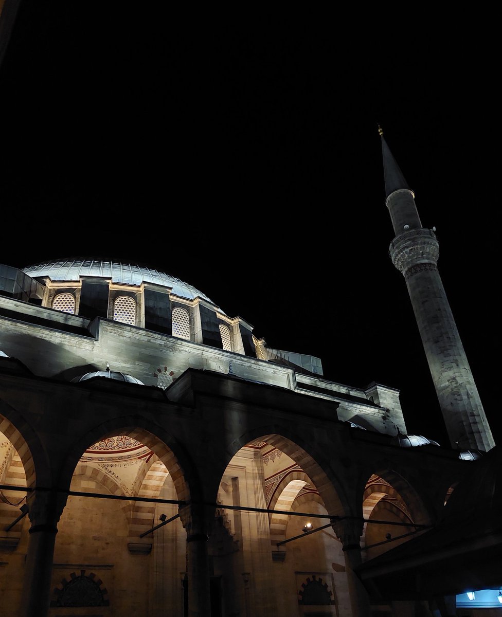 ithalogrenci's tweet photo. yavuz sultan selim caminin da ayrı bi huzuru var https://t.co/zIl5a2tl7Q