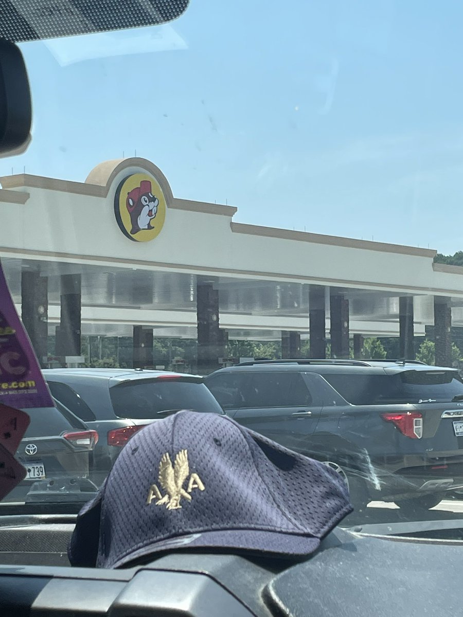 panicpesterchum's tweet photo. I went to Bucees for the first time today and I never want to go back. It was so crowded and it was 100 degrees outside. https://t.co/Dpal1k67iU