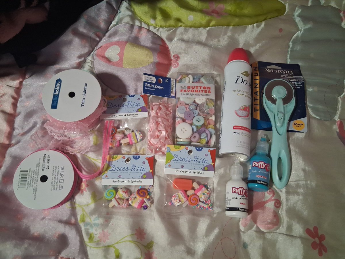 sawmypawsoff's tweet photo. little crafties today ;P #FUCKWALMART #KYSWALMART #RAPEWALMART https://t.co/HHCX15xXfb