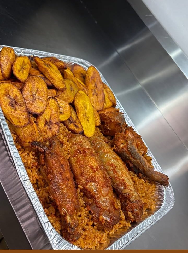 geoffreypa6667's tweet photo. Jollof or Fried Rice❓❓❓❓ https://t.co/aGz5Vp8ODm