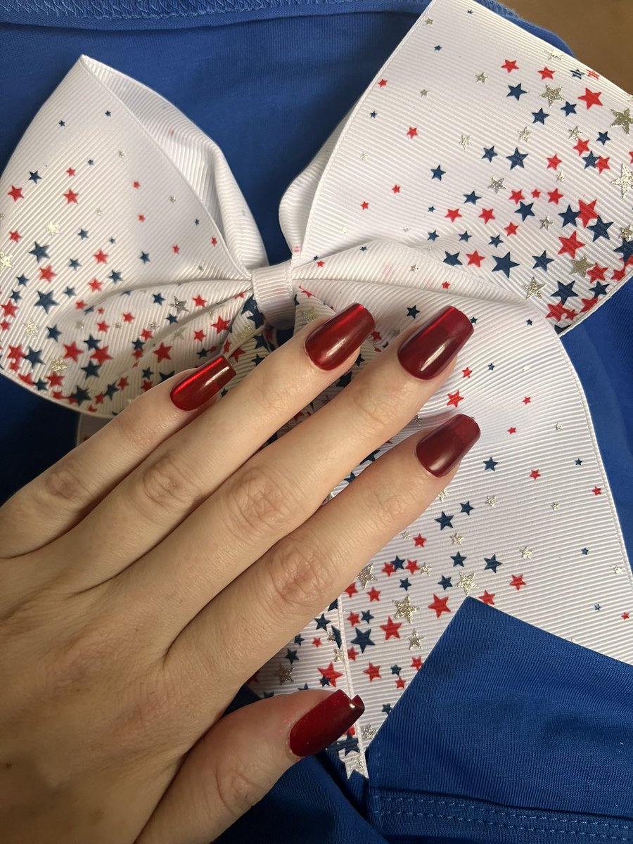WantSomeOnika_'s tweet photo. My @pinkfridaynails for July 4th! 🇺🇸♥️💙 https://t.co/wl1HlsYyDc