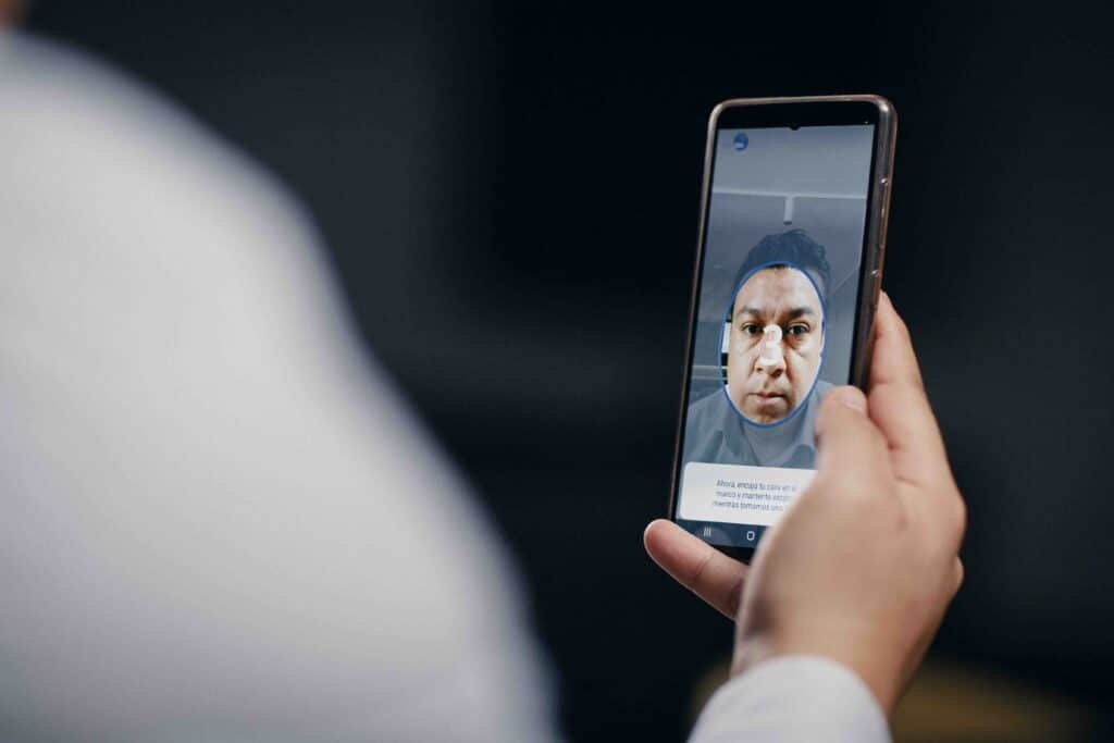 RevistaFortuna's tweet photo. 🔎✅Entre mitos y realidades: 

En @RevistaFortuna te explicamos qué hace realmente la prueba de vida en el registro de líneas 🤳

¡No te dejes engañar!
https://t.co/qXT3jtSceu https://t.co/5P7r2x5Ado
