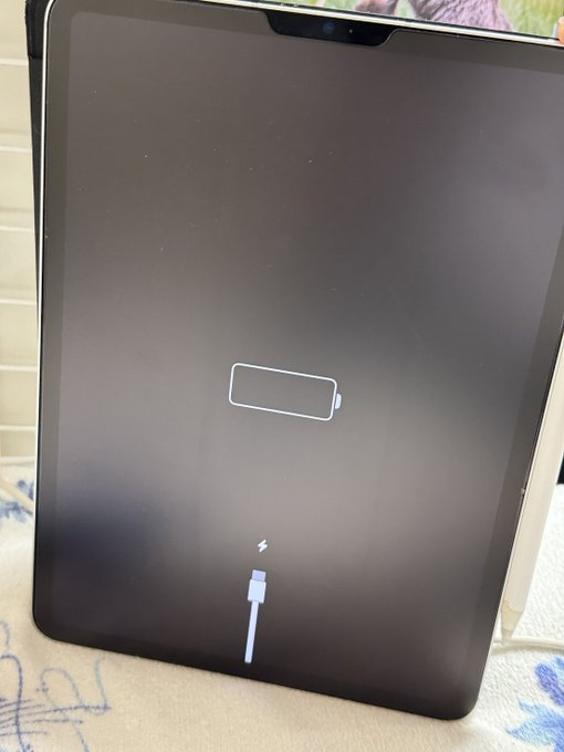 nishithX26's tweet photo. Battery dead, screen off, but the iPad still knows if it's in portrait or landscape mode

How ? https://t.co/37A1aHRm8k