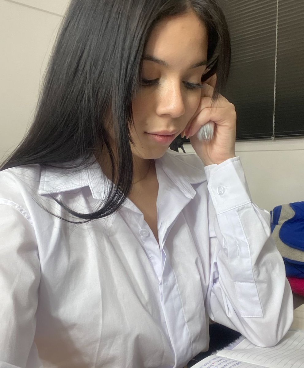 ZoeeWalkker's tweet photo. So hard to concentrate! What do you think is on my mind today? https://t.co/e8kSi5uMFD