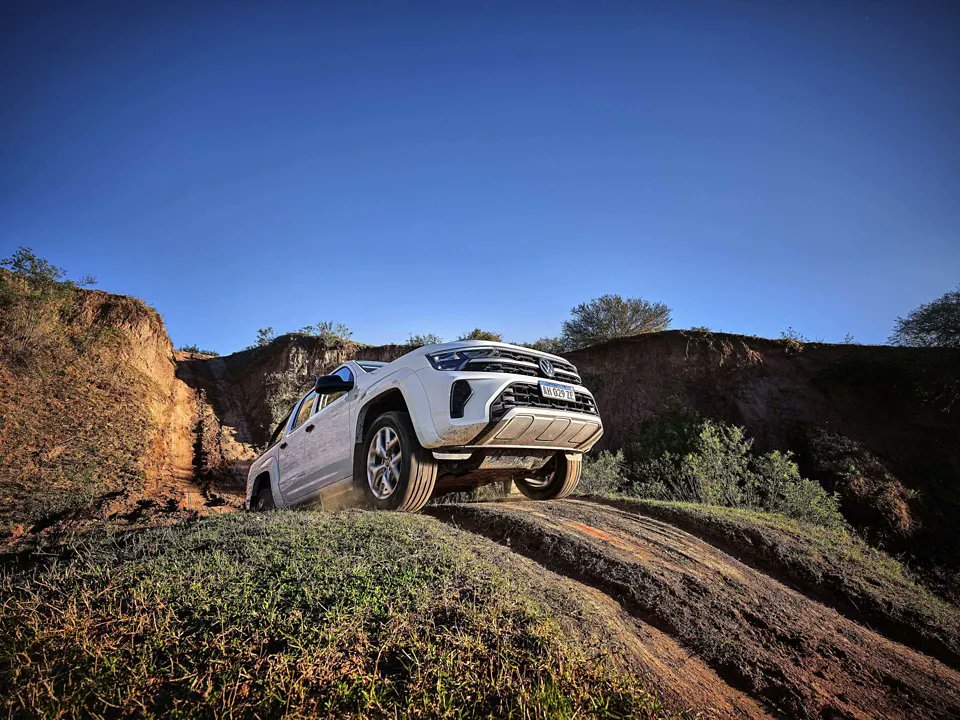 SomosDakar's tweet photo. #Volkswagen apuesta al futuro de #Amarok: una nueva generación para Sudamérica
Con más de una década y media de producción en Argentina y una nueva generación ya en camino, la #VolkswagenAmarok se encuentra en un momento de transición que refleja la importancia que el modelo tiene para la marca.