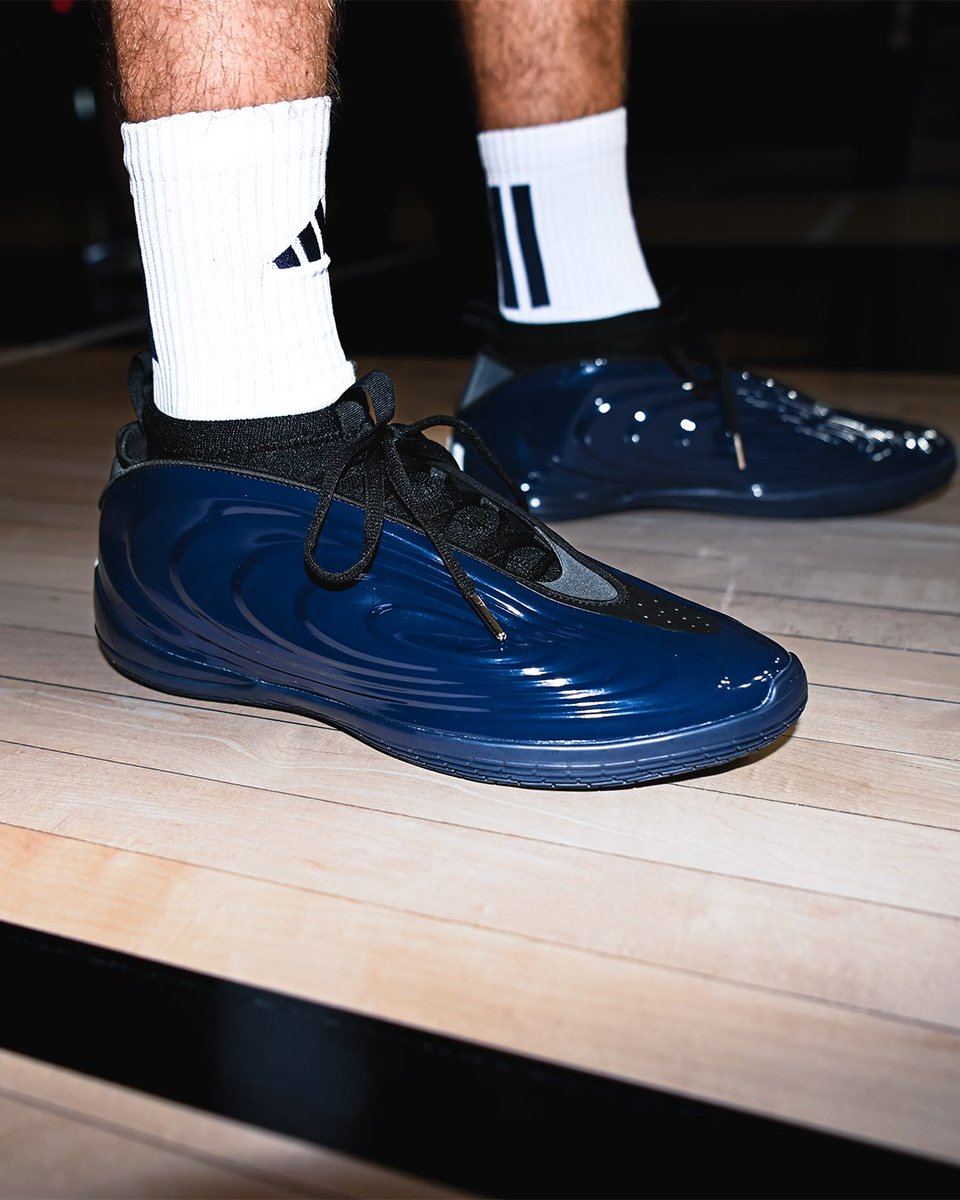 PennStateMBB's tweet photo. Behind the stripes.

#WeAre \\\ @adidas https://t.co/okskhCUDAb