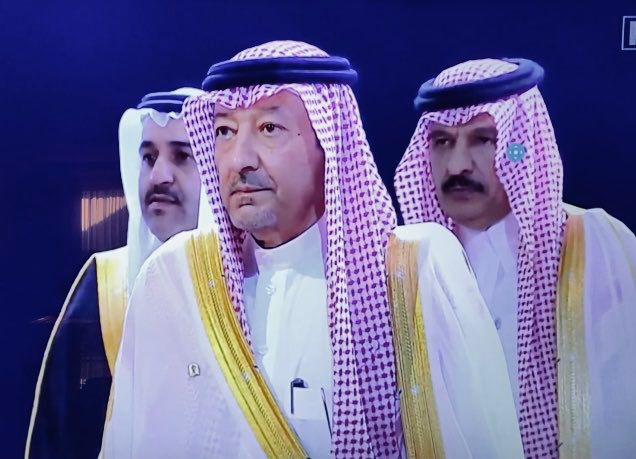 ZHRANCO_SA's tweet photo. حضور سعودي مهيب يثبت أن السعودية تعرف أين ومتى وكيف تختلف مع إيران :

اليوم وبعد إنتصار السعودية على ميليشيات إيران و الإرهاب وسحق مخططات تصدير الفوضى والتخلف ، وبعد أن أفشلت السعودية جميع مخططات العبث على حدودها ومنعت سقوط الدولة اليمنية في قبضة الانقلاب وحفطت الشرعية وبنت لها جيشًا ومؤسسات
وبعد نجاح المسار الدبلوماسي السعودي في حفظ مصالح الدول العربية الشقيقة وسيادتها وشرعيتها الدولية كما في فلسطين و سوريا ومصر 

وبعد أن ردت السعودية عسكريًا بشكل موجع على الإعتداءات الإيرانية التي حدثت في ( الحرب الايرانية الامريكية ) التي لاتخصنا - رغم تبروء ايران من الهجمات واعتذارها عن حوادث اخرى 

وبعد أن قدمت إيران الكثير من بوادر حسن النوايا بعد إتفاق بكين ، وحرصت على تحسين العلاقات مع السعودية 

وبعد أن استمرت الزيارات الدبلوماسية المشتركة وتطورت بأن طلبت إيران في نوفمبر 2025 وساطة سعودية مع واشنطن 

وكان هناك بوادر جيدة من الجانب الإيراني في مسار الدبلوماسية الناعمة مثل مشاركة ايران الثقافية بـ ( جناح إيران في بوليفارد وورلد ضمن موسم الرياض ) مرتين 

الأولى في موسم الرياض 2024 والتي قدمت فيها إيران عروض فنية وموسيقية وفلكلورية فارسية.

والثانية في موسم الرياض 2025 إذ شاركت ايران في بوليفارد وورلد 2025، في منطقة إيران بأسواق شعبية ومنتجات مختلفة ومطاعم ومقاهٍ وعروض موسيقية ومواكب بأزياء تمثل ثقافات متعددة.

فاليوم نقدم العزاء لأننا نعرف جيدًا ( أين وكيف نختلف ونردع ) ، وأين يكون إحترام الجوار وتمثيل القيم والأخلاق العربية 

فالسعودية ليس لها أطماع لا في إيران وفي لا غيرها ، ولاتحتل إيران شبر من السعودية ولاتحتل السعودية شبر من إيران، السعودية دخلت معركة الدفاع عن العرب والمسلمين وشعوبهم وسيادتهم وانتصرت ميدانيًا وتركت الهراء لأهل الهراء 

 السعودية أول من يعلم أن الجغرافيا لا تُلغى بالصراخ الإعلامي ولا بالشعارات الجوفاء ، وقد حفظت السعودية قنوات التواصل مع ايران لأنها تعلم أن هذه القنوات أقوى من اي حملات عسكرية حماية للمصالح العليا ومصالح المنطقة

السعودية لا تتعامل كالدول الطارئة والجماعات، بل تقود مساراتها وفق خبرة رجالها المتجذرة في التاريخ .