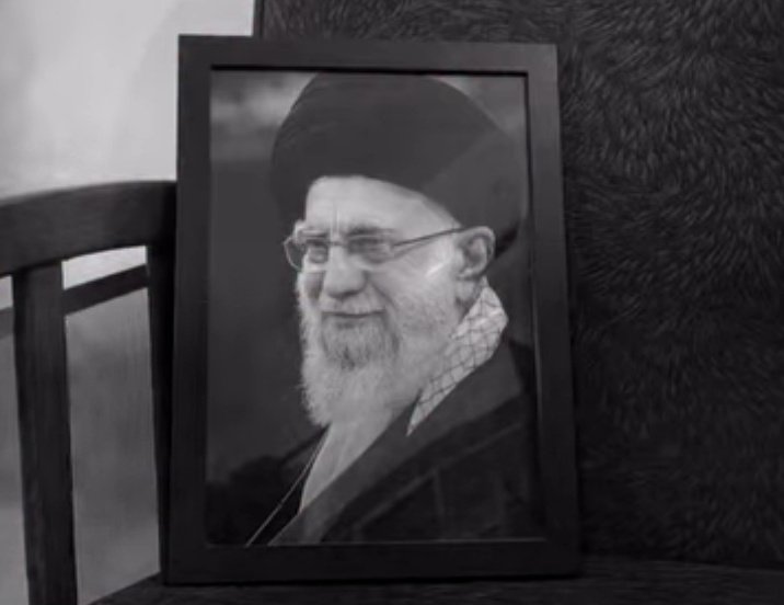 asman78515566's tweet photo. بعضی وداع ها شبیه پایان نیستند، شبیه آغاز دلتنگی اند...🖤
#باید_برخاست
#امام_المجاهدین https://t.co/Wt5kU78VAv