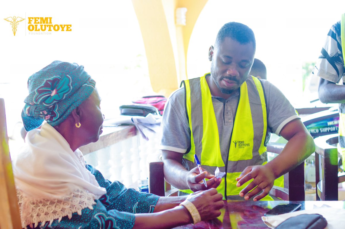 femiofoundation's tweet photo. Do you know your numbers? 🩸

Normal blood sugar:
• Fasting: 70–99 mg/dL
• 2 hrs after eating: below 140 mg/dL

Higher readings can be an early warning. Check regularly and stay ahead of diabetes because awareness protects you. 💛

#KnowYourNumbers #DiabetesAwareness https://t.co/CV8ld50FXy