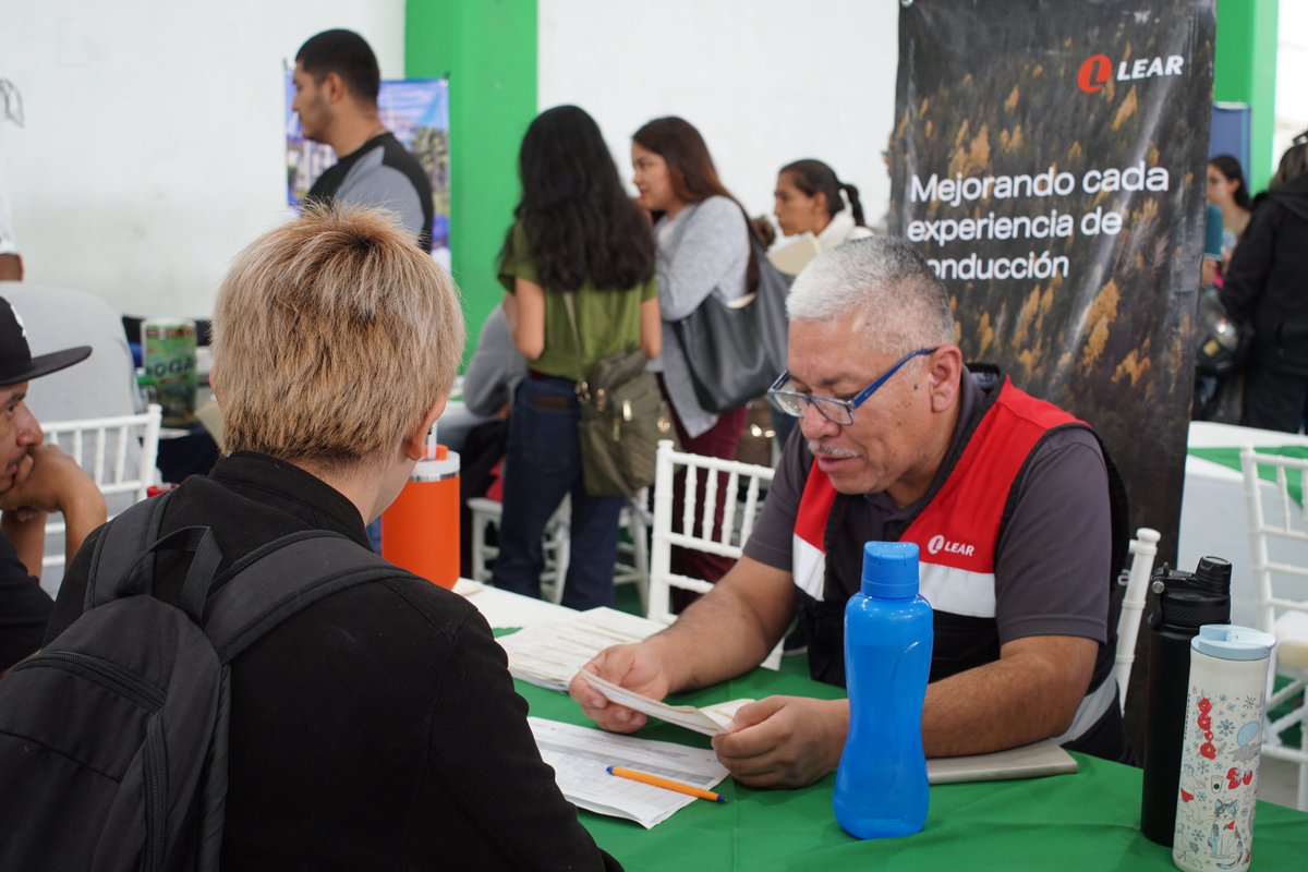 SNESanLuis's tweet photo. 🔍 ¡𝗚𝗿𝗮𝗻 𝗢𝗽𝗼𝗿𝘁𝘂𝗻𝗶𝗱𝗮𝗱 𝗟𝗮𝗯𝗼𝗿𝗮𝗹!🌟

Se llevo a cabo la Feria de Empleo “Talento y Oportunidades, Empléate Sin Límites 2026”.

El jueves 2 de julio, en el Instituto Potosino de la Juventud (INPOJUVE), participaron 27 empresas de distintos sectores, ofreciendo https://t.co/tcwdxDWVK6