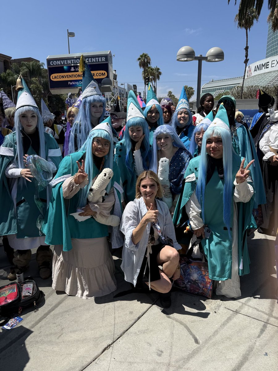 neridabronwen's tweet photo. Getting to meet my Richehs at Anime Expo!! You all look so amazing 🥹🙌🏻🩵 https://t.co/NsrZxqXk4e