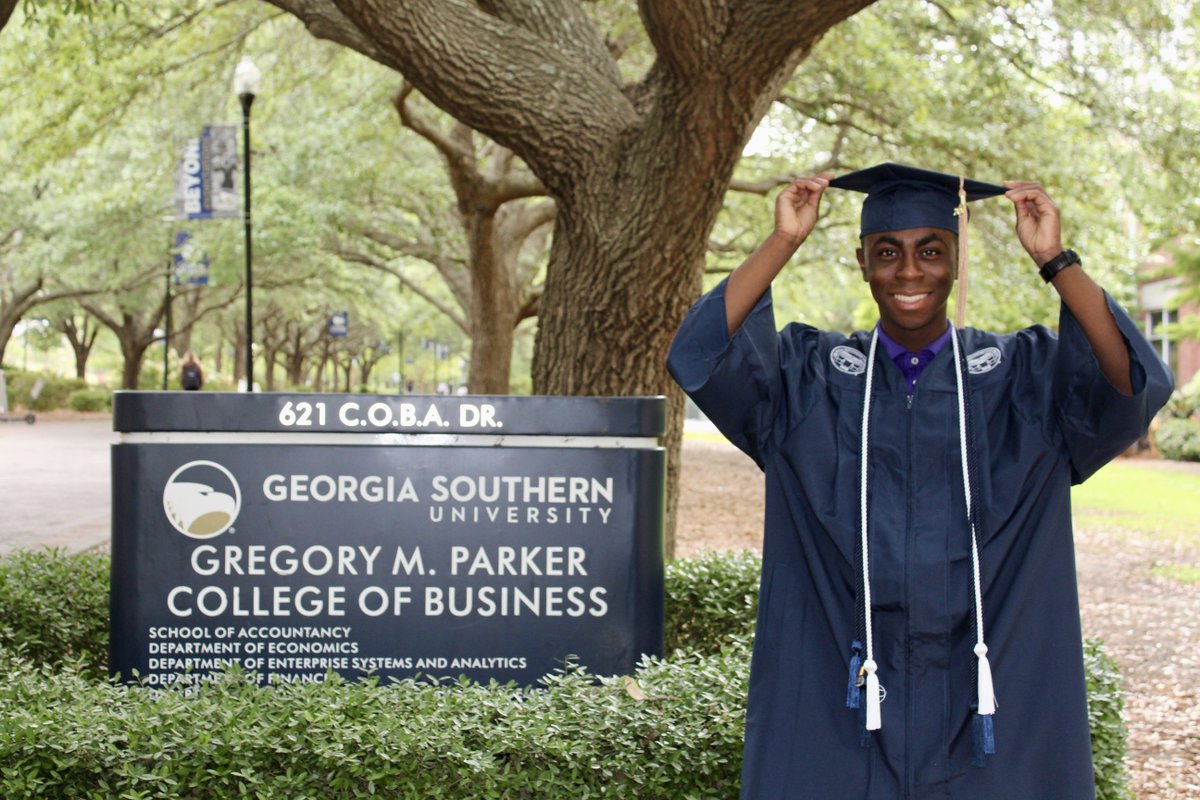 GeorgiaSouthern's tweet photo. Spring grad Andrew Haley turns challenges into opportunities – always ready for the next adventure!
His story🔗 https://t.co/Ly6vnmKkNZ
#GSGrad26 🎓 https://t.co/cjIZALamGV