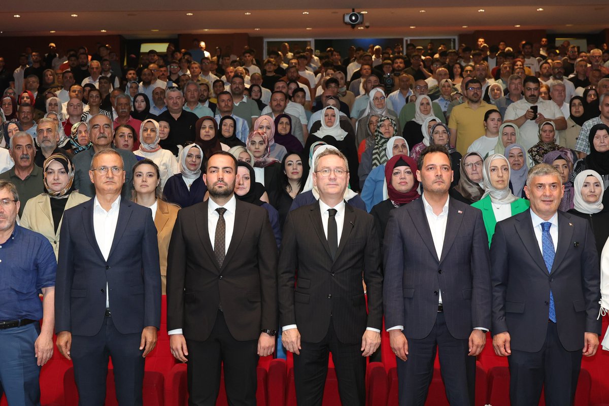 yasinkartoglu's tweet photo. AK Parti Başakşehir İlçe Başkanlığımızın düzenlediği Genişletilmiş İlçe Danışma Meclisi Toplantımızı teşkilatımızın kıymetli mensuplarıyla birlikte gerçekleştirdik.

Birlik ve beraberliğimizden aldığımız güçle, aynı inanç ve kararlılıkla Başakşehir’imiz için çalışmalarımızı sürdürüyoruz.

@aslanyus 
@abalin