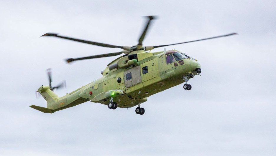VanguardMag's tweet photo. Canada's first upgraded CH-149 Cormorant has completed its initial flight, marking a major milestone in the RCAF's search and rescue modernization program. Deliveries begin in 2027, with the expanded 16-aircraft fleet reaching full capability by 2030. #RCAF #SearchAndRescue #Defence #Aerospace #Canada
https://t.co/94K2LA0oBZ