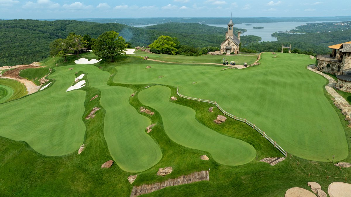 GolfBigCedar's tweet photo. Something new is rolling into Top of the Rock ⛳️👀 

Open July 4: https://t.co/I66zqUAiG2 https://t.co/LZZrhKHXM4