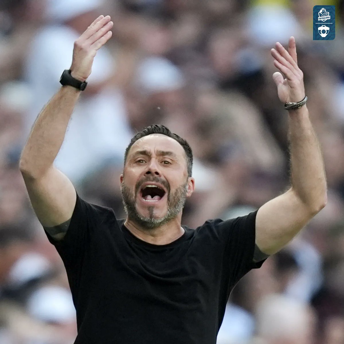 Footballogue's tweet photo. 𝗥𝗢𝗕𝗘𝗥𝗧𝗢 𝗗𝗘 𝗭𝗘𝗥𝗕𝗜 𝗩𝗜𝗘𝗡𝗧 𝗗𝗘 𝗖𝗛𝗔𝗡𝗚𝗘𝗥 𝗗𝗘 𝗣𝗟𝗔𝗡𝗘̀𝗧𝗘 𝗙𝗜𝗡𝗔𝗡𝗖𝗜𝗘̀𝗥𝗘 💸

Les Spurs sont en train de lancer l’un des mercatos les plus fous de leur histoire. 🤑

🇳🇱 Van Hecke : 61M€
🇵🇹 Mateus Fernandes : 99M€
🇮🇹 Sandro Tonali : transfert proche des 120M€

Rien qu’avec ces trois dossiers, Tottenham approche déjà les 280M€ dépensés !!!

C’est plus que tout ce que l’OM avait dépensé en un an et demi, où 31 joueurs avaient été recrutés pour environ 260M€. 😅