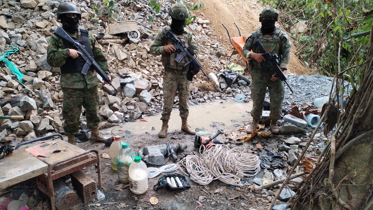 Fuerzas Armadas del Ecuador tweet media