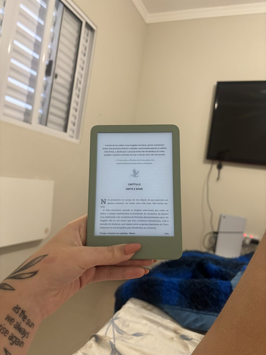 giugiufps's tweet photo. era mais ou menos o meu sonho (kindle verdinho https://t.co/qYH1GTyhyz
