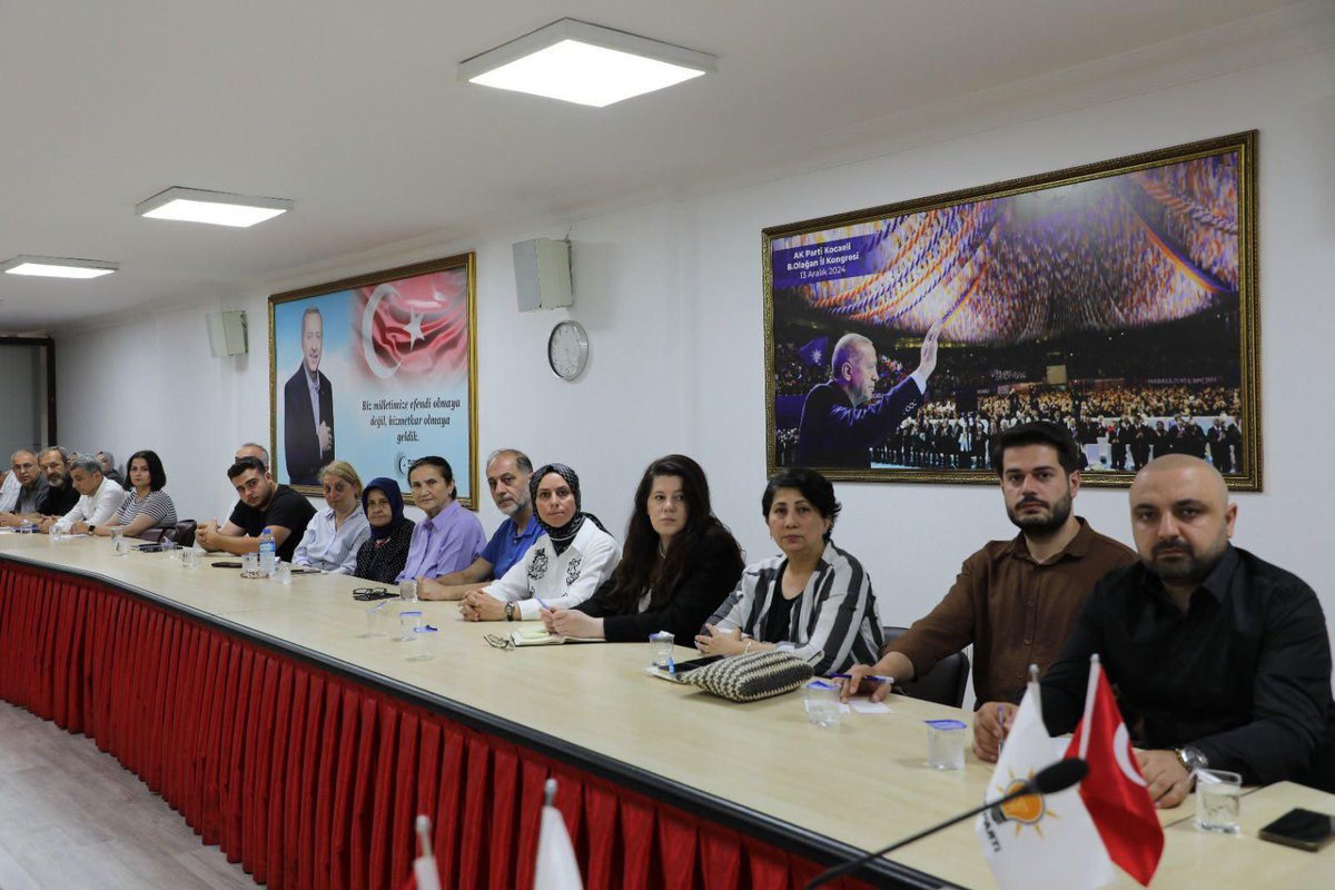 AkPartiDerincee's tweet photo. 📍Sosyal Politikalar Birimi
AK Parti Kocaeli İl Sosyal Politikalar Birim Başkanımız Ahmet Sönmez Başkanlığında, İlçe Sosyal Politikalar Birim Başkanımız Salim Hepgüler,Hacer Günç,Cihan Çetinkaya,Çiğdem Tok_ https://t.co/avjFByribL