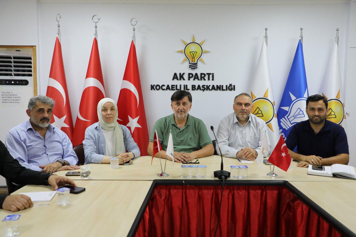 AkPartiDerincee's tweet photo. 📍Sosyal Politikalar Birimi
AK Parti Kocaeli İl Sosyal Politikalar Birim Başkanımız Ahmet Sönmez Başkanlığında, İlçe Sosyal Politikalar Birim Başkanımız Salim Hepgüler,Hacer Günç,Cihan Çetinkaya,Çiğdem Tok_ https://t.co/avjFByribL
