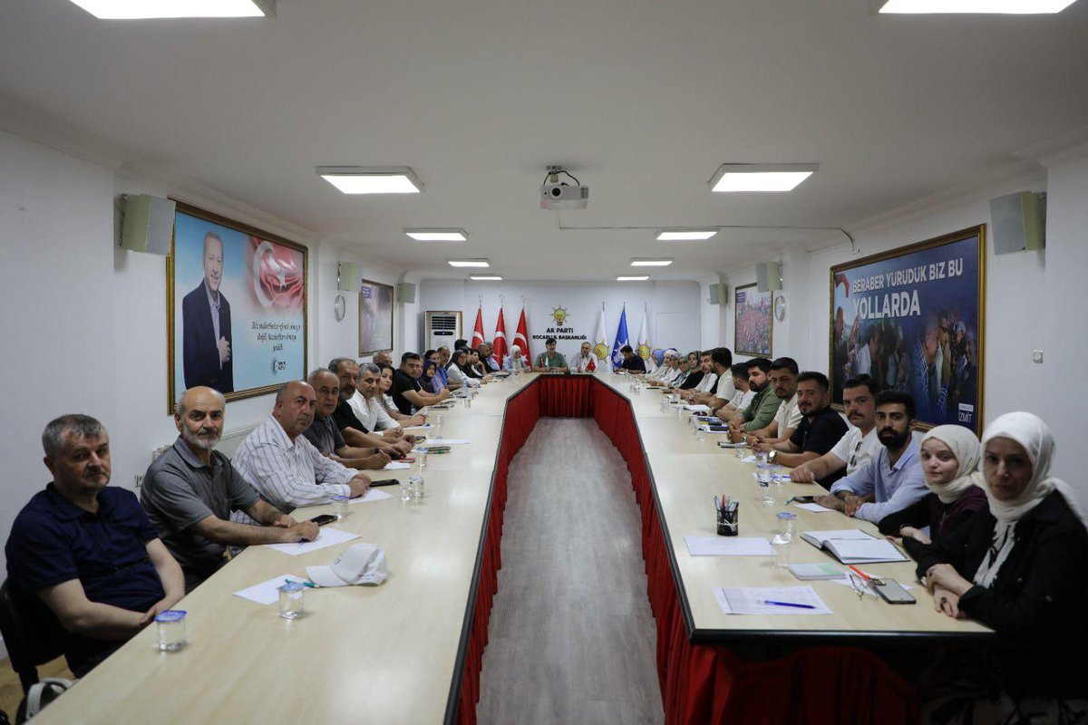 AkPartiDerincee's tweet photo. Kadın Kolları Sosyal Politikalar Birim Başkanımız Songül Kör ve Gençlik Kolları Sosyal Politikalar Birim Başkan Yardımcımız Fatmanur Çoban katılımları ile Birim Başkanları Toplantımız Gerçekleşti. 
Toplantımız Hayırlara Vesile Olsun..
#AKPartiDerince🇹🇷
@mstftrpn https://t.co/lexQIECcQM