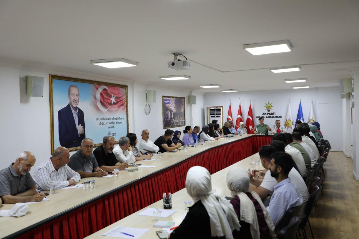 AkPartiDerincee's tweet photo. Kadın Kolları Sosyal Politikalar Birim Başkanımız Songül Kör ve Gençlik Kolları Sosyal Politikalar Birim Başkan Yardımcımız Fatmanur Çoban katılımları ile Birim Başkanları Toplantımız Gerçekleşti. 
Toplantımız Hayırlara Vesile Olsun..
#AKPartiDerince🇹🇷
@mstftrpn https://t.co/lexQIECcQM