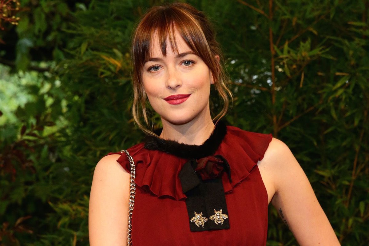 FootAbove's tweet photo. Dakota Johnson spotted on her way to Taylor Swift and Travis Kelce’s wedding. https://t.co/NmJ6ZxKJHc