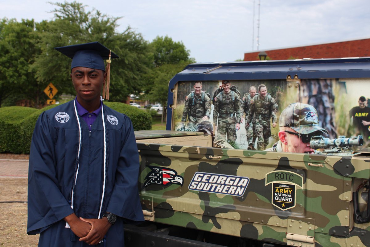 GeorgiaSouthern's tweet photo. Spring grad Andrew Haley turns challenges into opportunities – always ready for the next adventure!
His story🔗 https://t.co/Ly6vnmKkNZ
#GSGrad26 🎓 https://t.co/cjIZALamGV
