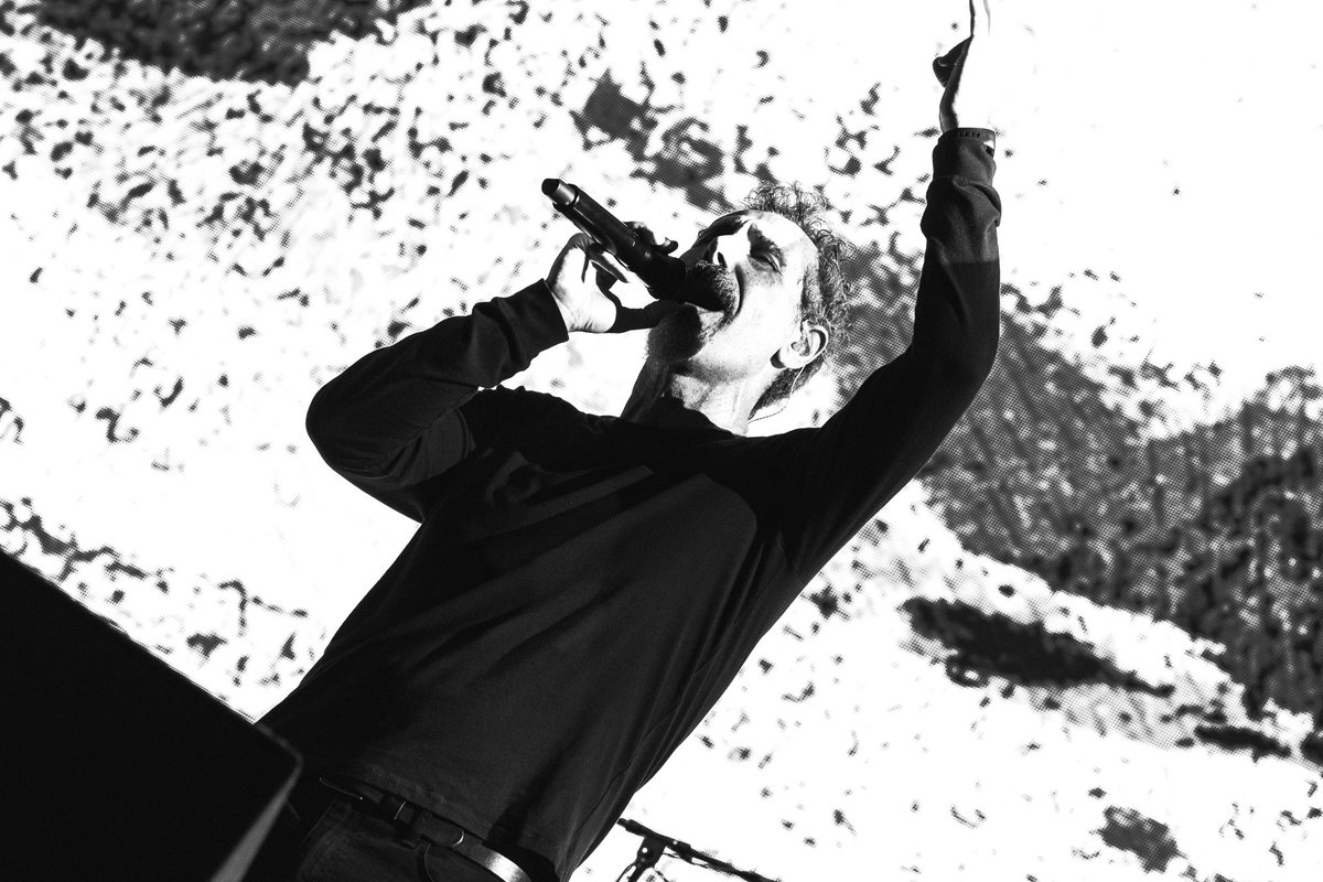 serjtankian's tweet photo. .@systemofadown🇫🇷 Paris, thank you for an incredible first night. Ready for round two? 

📸 @audiomassacre https://t.co/4EUVb4HKQy
