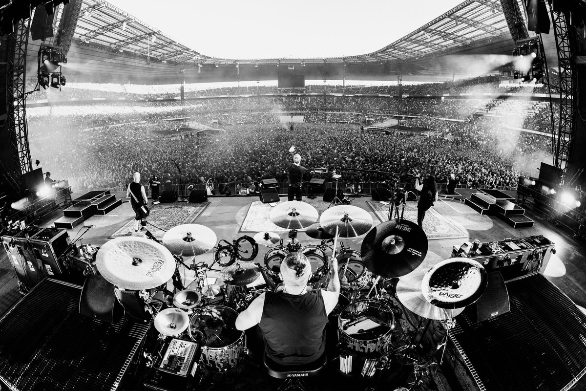 serjtankian's tweet photo. .@systemofadown🇫🇷 Paris, thank you for an incredible first night. Ready for round two? 

📸 @audiomassacre https://t.co/4EUVb4HKQy