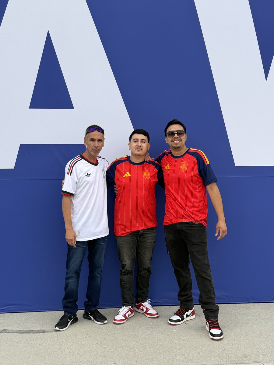 AlmightyZeus562's tweet photo. It has always been a dream of mine to attend a world cup match. The feeling of being able to take my dad and my brother, brought me indescribable joy. Continuing to create memories. Love you pops. 
🇪🇸 3 -0 🇦🇹 https://t.co/yrBprKWINN