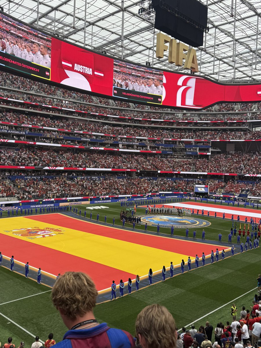AlmightyZeus562's tweet photo. It has always been a dream of mine to attend a world cup match. The feeling of being able to take my dad and my brother, brought me indescribable joy. Continuing to create memories. Love you pops. 
🇪🇸 3 -0 🇦🇹 https://t.co/yrBprKWINN