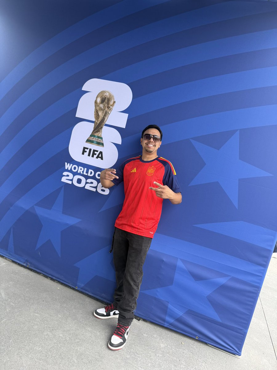 AlmightyZeus562's tweet photo. It has always been a dream of mine to attend a world cup match. The feeling of being able to take my dad and my brother, brought me indescribable joy. Continuing to create memories. Love you pops. 
🇪🇸 3 -0 🇦🇹 https://t.co/yrBprKWINN