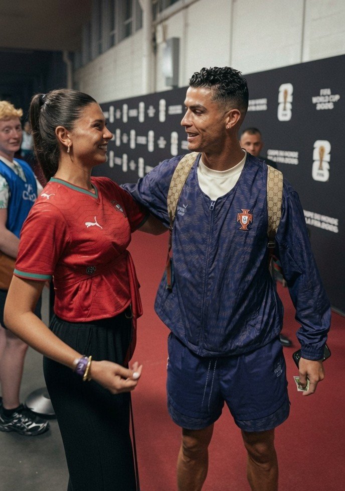 TeamCRonaldo's tweet photo. 🚨 Cristiano Ronaldo met Celine Dept after the game yesterday. https://t.co/Stn6vFoNzs