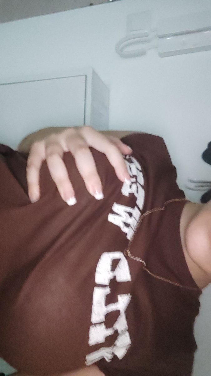 sltlover02's tweet photo. This cuck cant stop giving up his slut Leah and why should he? Shes a perfect slut and has amazing tits and a body that should be seen by everyone!
Dms are open for submissions 
#cuck #gf #slut #porn #nsfw #submission https://t.co/JtLjy7RJeP