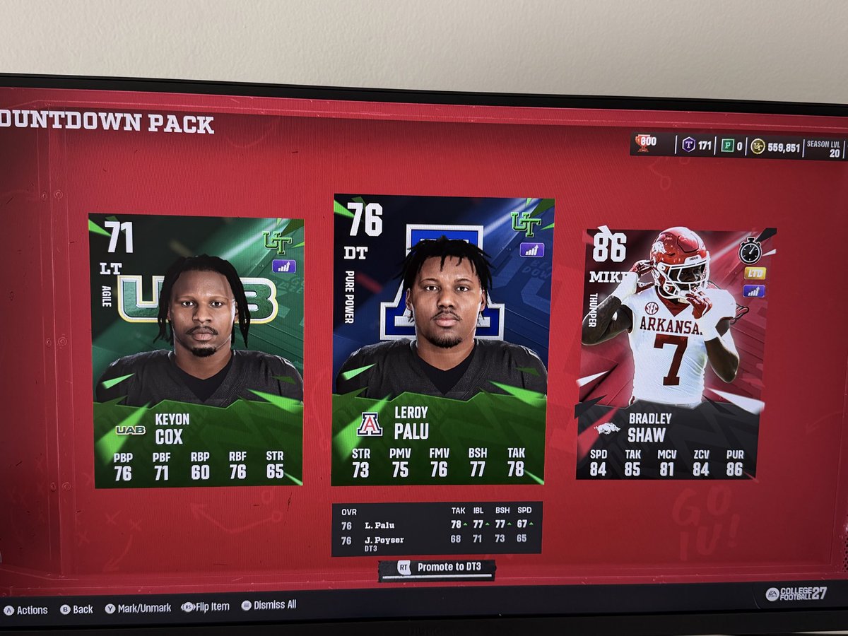 Keaterrrr's tweet photo. @kneand_ @EASPORTS_CUT Back to back to back countdown packs for 112k coins id say it paid off https://t.co/60o7KLURdF