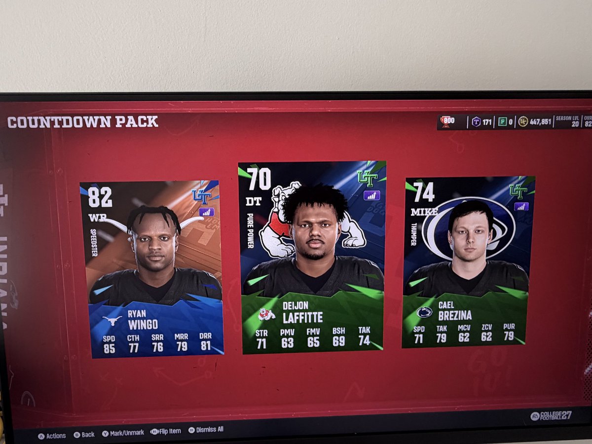 Keaterrrr's tweet photo. @kneand_ @EASPORTS_CUT Back to back to back countdown packs for 112k coins id say it paid off https://t.co/60o7KLURdF